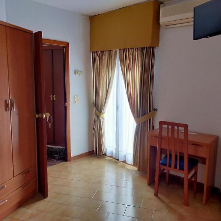 Hostal Casa Pepe Tauste ภายนอก รูปภาพ