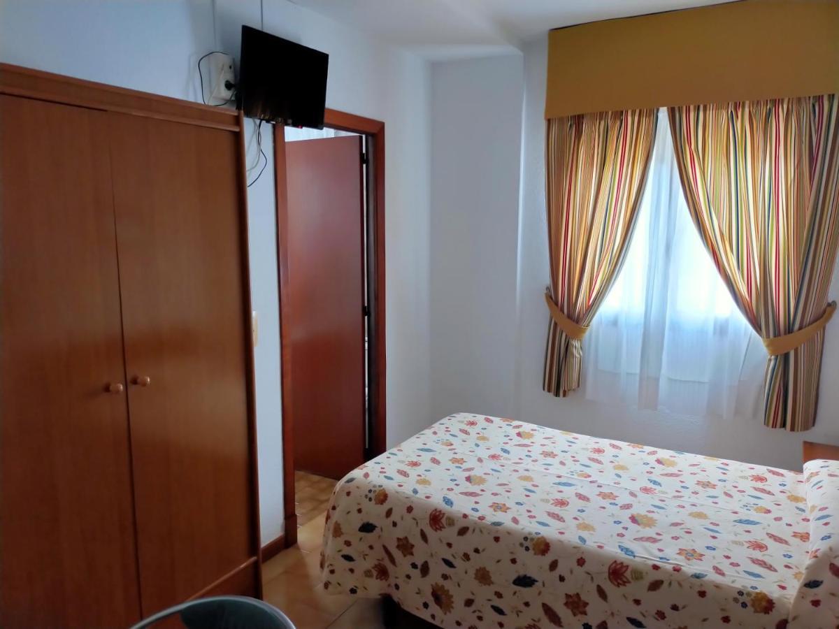 Hostal Casa Pepe Tauste ภายนอก รูปภาพ