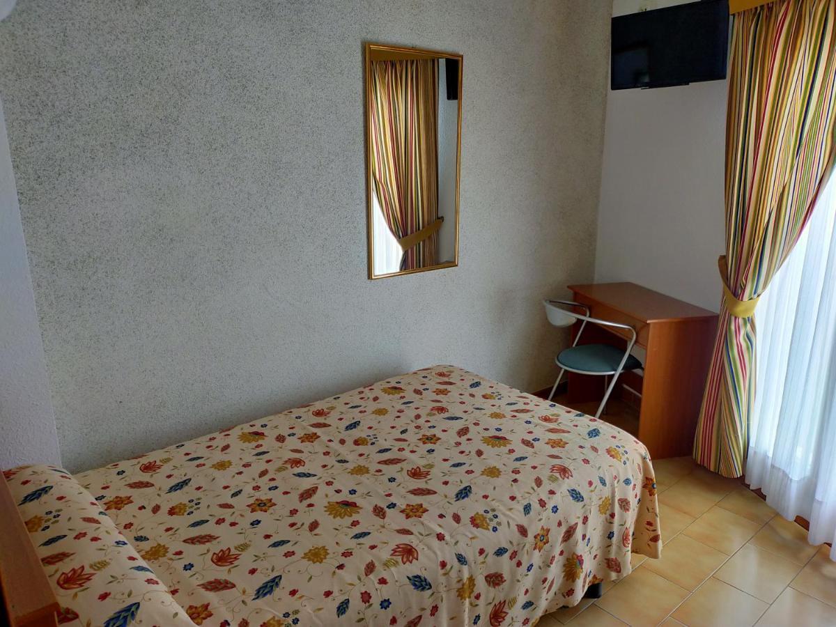 Hostal Casa Pepe Tauste ภายนอก รูปภาพ